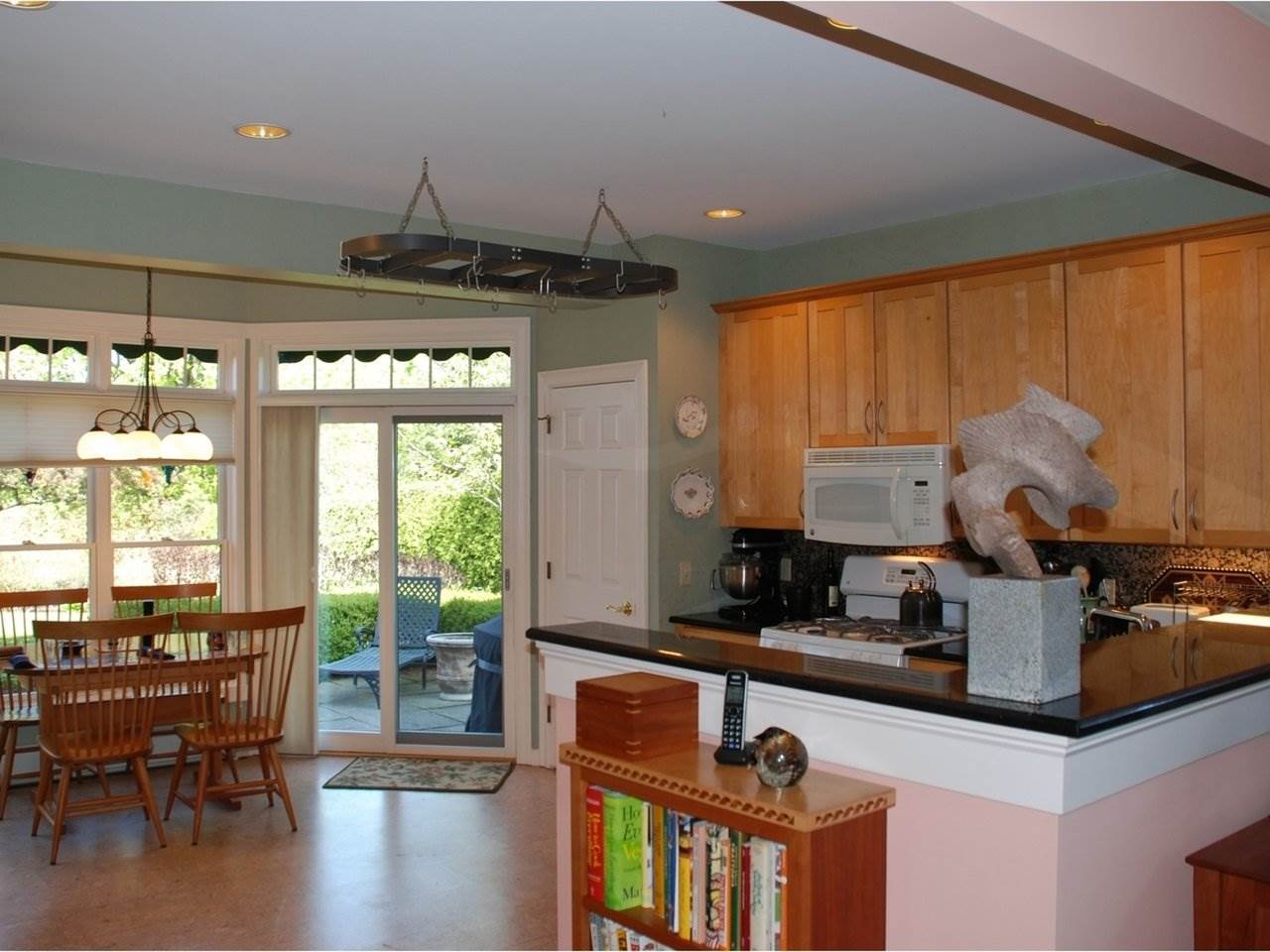 579 Golf Course Road South Burlington, VT 05403 - Photo 11 of 25