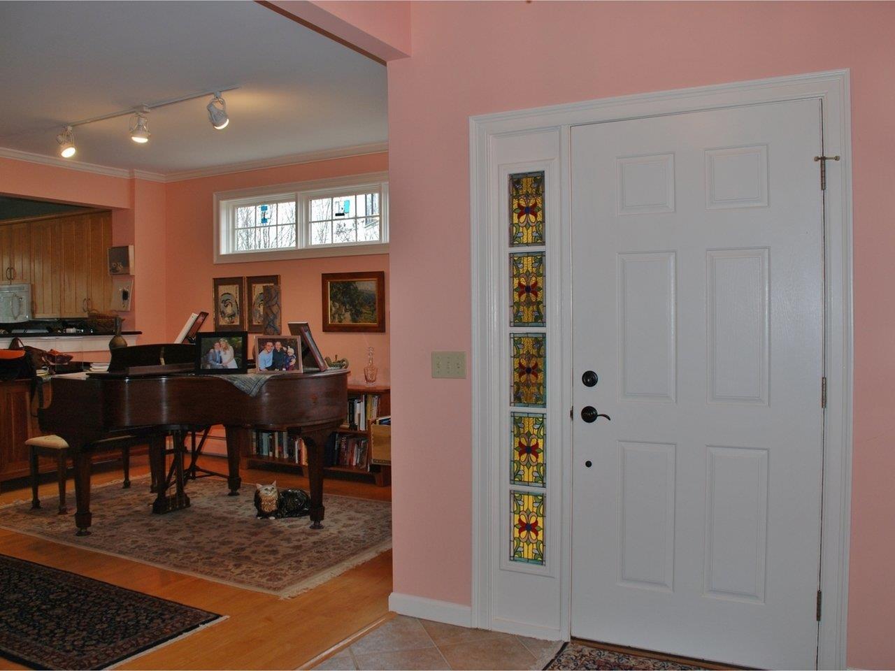579 Golf Course Road South Burlington, VT 05403 - Photo 5 of 25