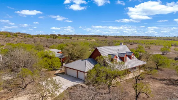 $3,300 | 360 Private Road 4619, Castroville, TX 78009