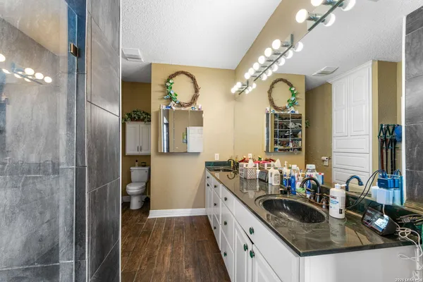 $3,300 | 360 Private Road 4619, Castroville, TX 78009