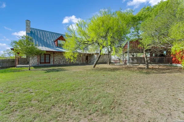 $3,300 | 360 Private Road 4619, Castroville, TX 78009
