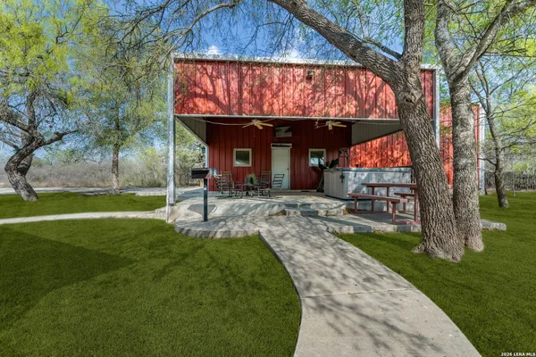 $3,300 | 360 Private Road 4619, Castroville, TX 78009