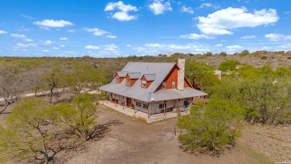 $3,300 | 360 Private Road 4619, Castroville, TX 78009