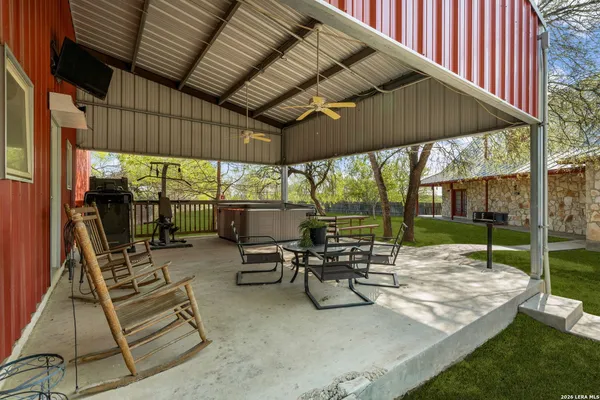 $3,300 | 360 Private Road 4619, Castroville, TX 78009