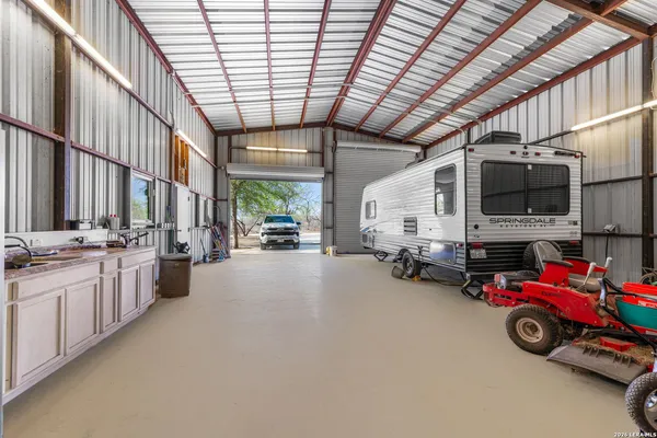 $3,300 | 360 Private Road 4619, Castroville, TX 78009