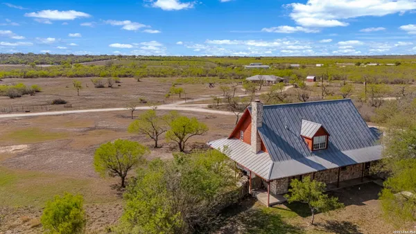 $3,300 | 360 Private Road 4619, Castroville, TX 78009