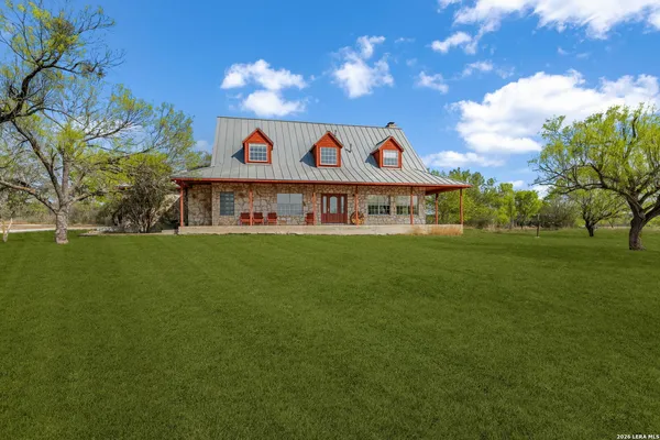 $3,300 | 360 Private Road 4619, Castroville, TX 78009