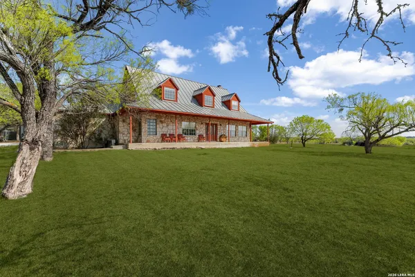 $3,300 | 360 Private Road 4619, Castroville, TX 78009