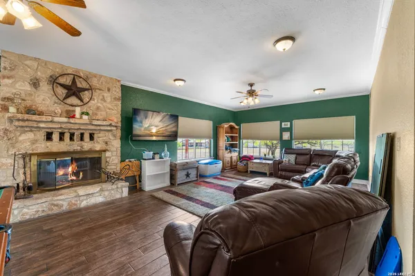 $3,300 | 360 Private Road 4619, Castroville, TX 78009