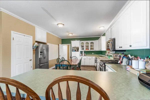 $3,300 | 360 Private Road 4619, Castroville, TX 78009