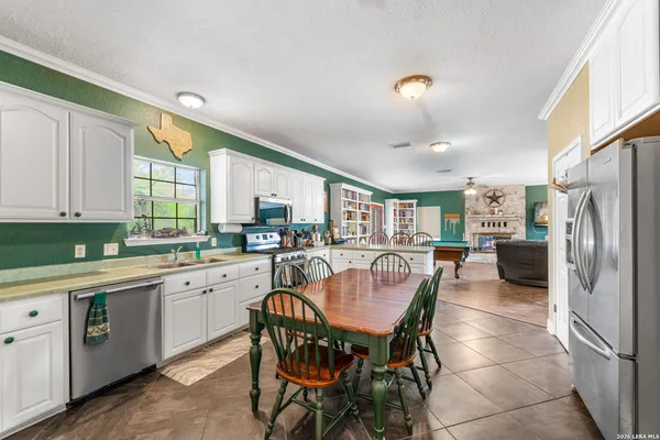 $3,300 | 360 Private Road 4619, Castroville, TX 78009