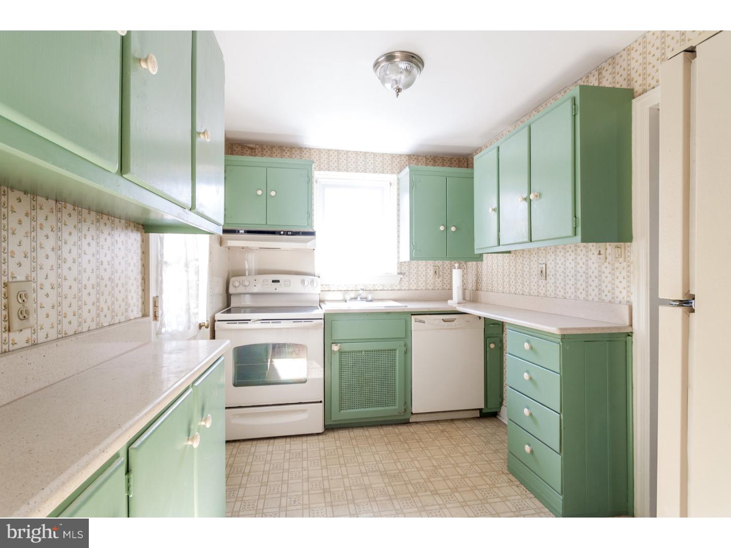817 Dover Road Wynnewood, PA 19096 - Photo 8 of 24 Kitchen