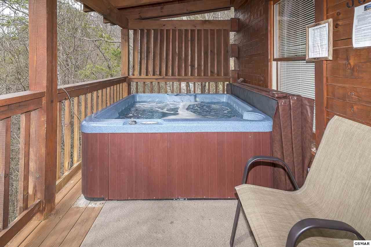 1556 Trappers Ridge Sevierville, TN 37862 - Photo 16 of 20 Gallery Image 16
