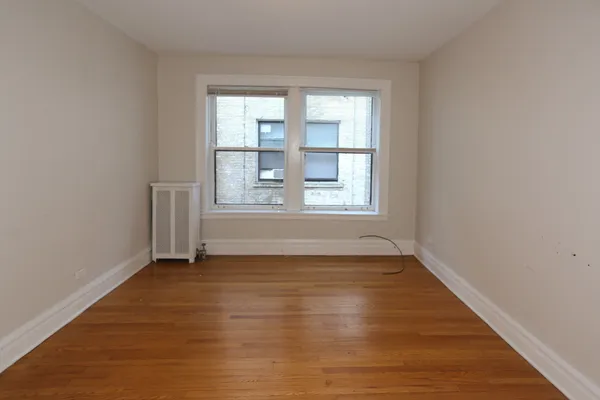 $2,227 | 439 West Melrose Street, Unit 1B, Chicago, IL 60657