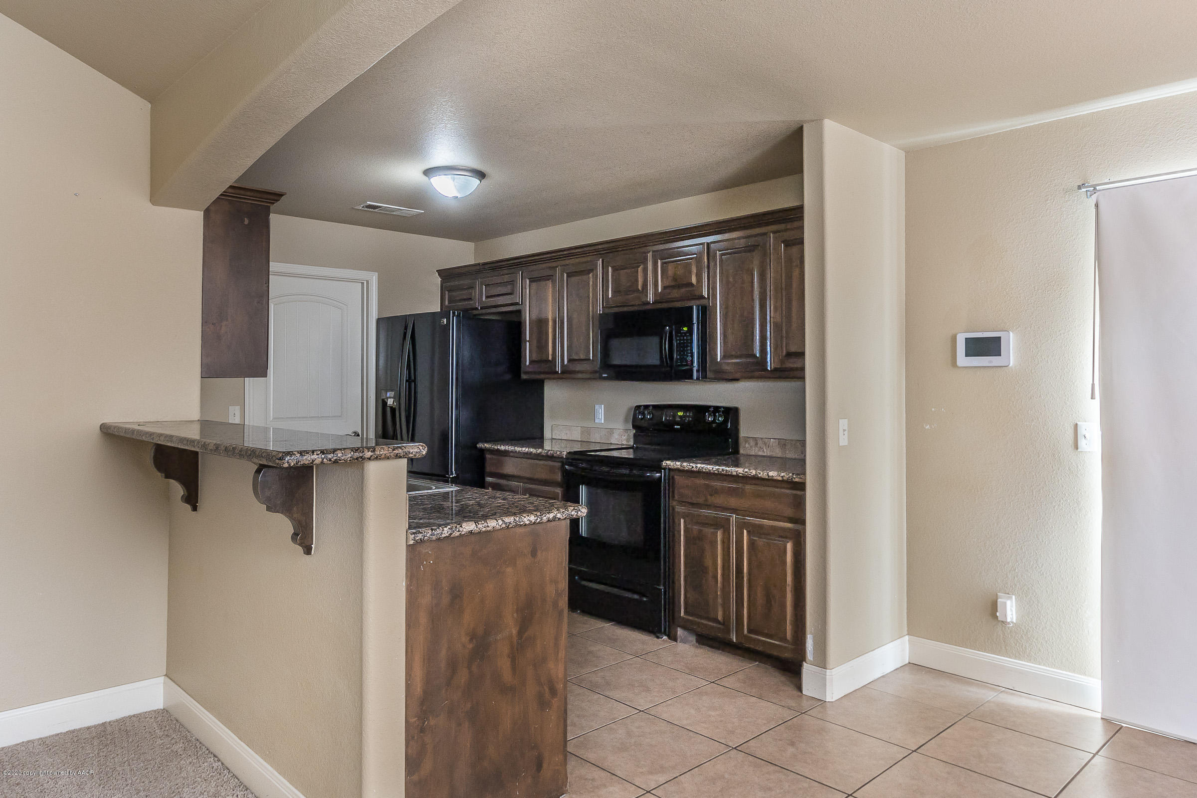 3905 Arden Road Amarillo, TX 79118 - Photo 10 of 16 005_Breakfast Bar and Kitchen