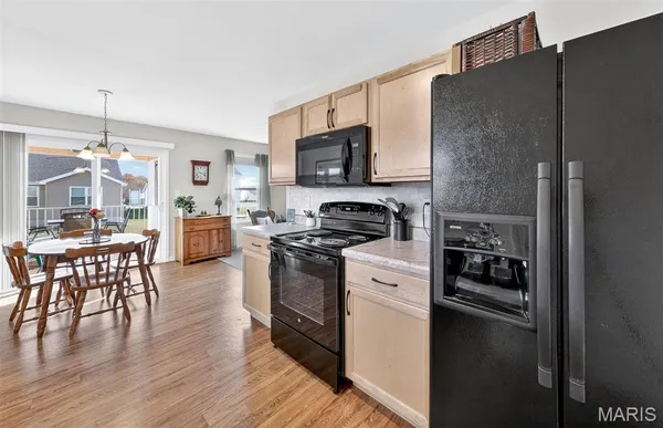 $299,900 | 302 Freedom Drive, Foristell, MO 63348