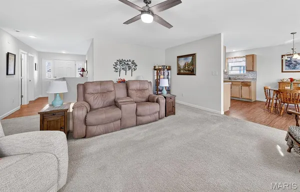 $299,900 | 302 Freedom Drive, Foristell, MO 63348