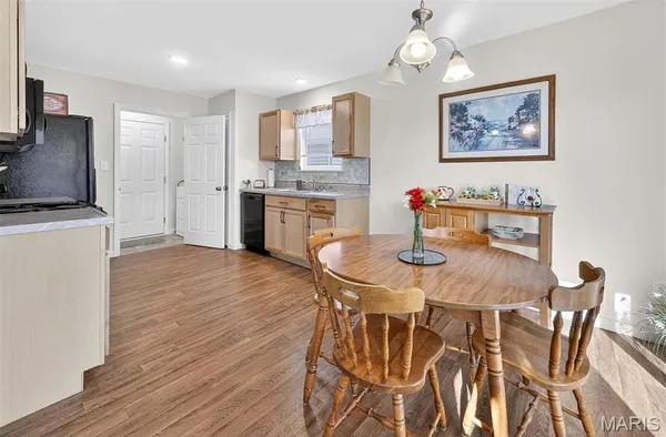 $299,900 | 302 Freedom Drive, Foristell, MO 63348