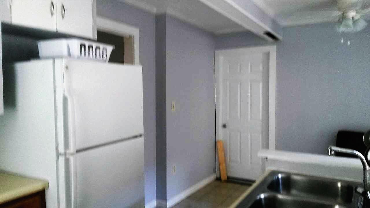 1618 Pinecrest Road Charleston, SC 29407 - Photo 7 of 9 apt kitchen
