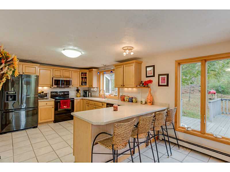 467 Exeter Road North Kingstown, RI 02852 - Photo 8 of 17 Kitchen.