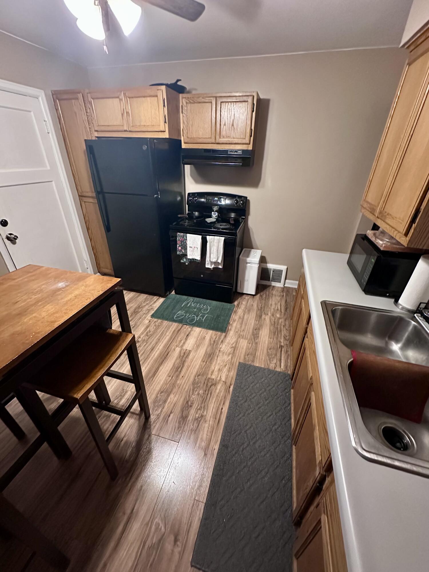 3924 South 2nd Street Milwaukee, WI 53207 - Photo 7 of 18 Lwr Kit