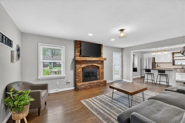 $364,900 | 11401 West 72nd Terrace, Shawnee, KS 66203