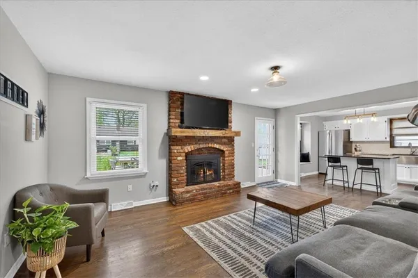 $364,900 | 11401 West 72nd Terrace, Shawnee, KS 66203