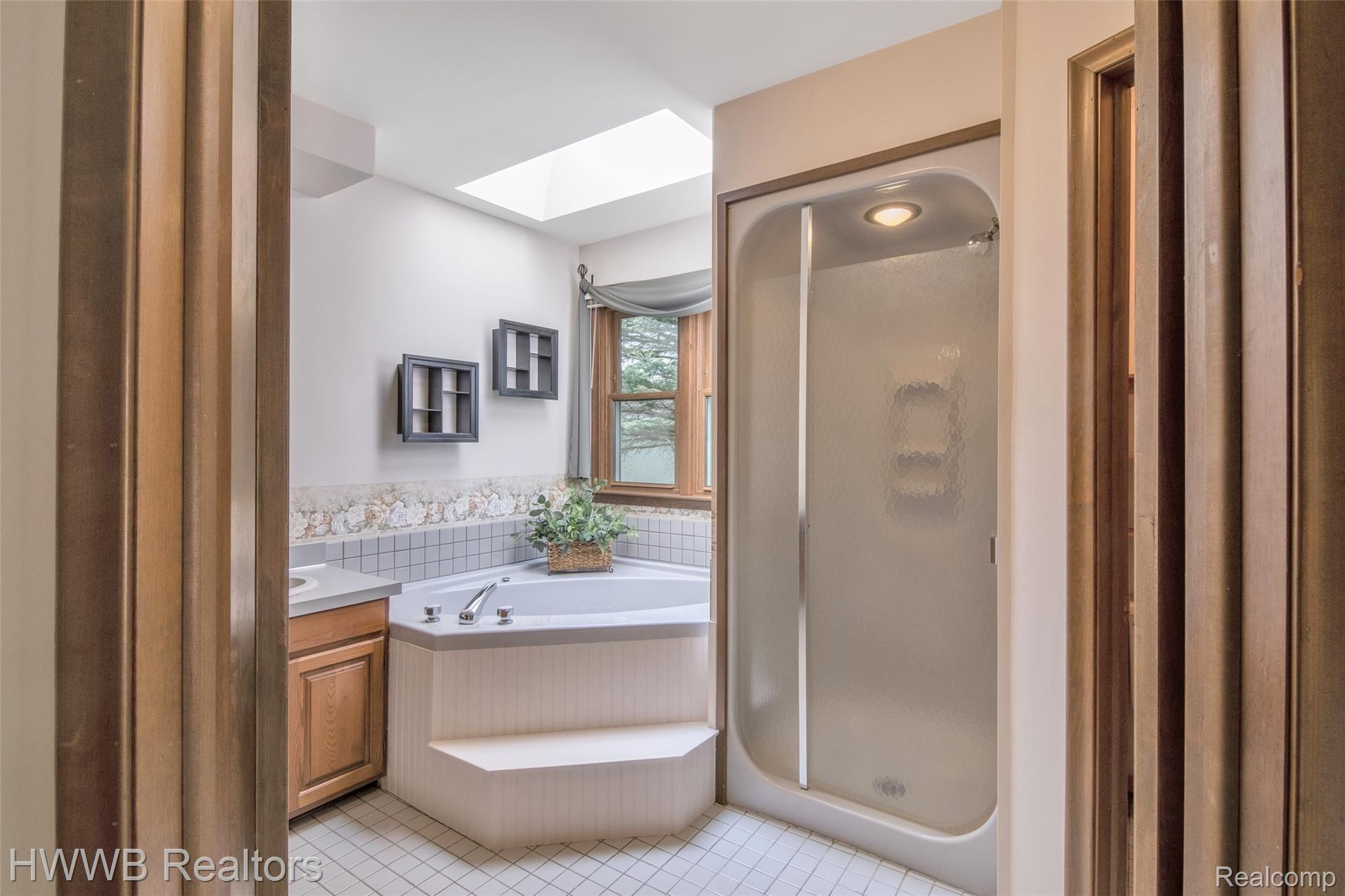 3628 Warner Road Howell, MI 48855 - Photo 25 of 58 Owner Private Bath