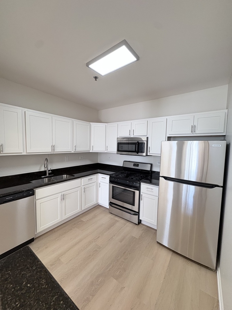 625 Deerfield Road, Unit 206 Deerfield, IL 60015 - Photo 7 of 15