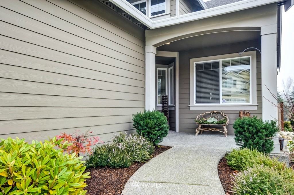 16031 Southeast 137th Terrace Renton, WA 98059 - Photo 2 of 14 Gallery Image 2