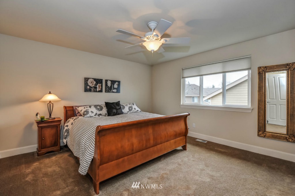 16031 Southeast 137th Terrace Renton, WA 98059 - Photo 12 of 14 Gallery Image 12