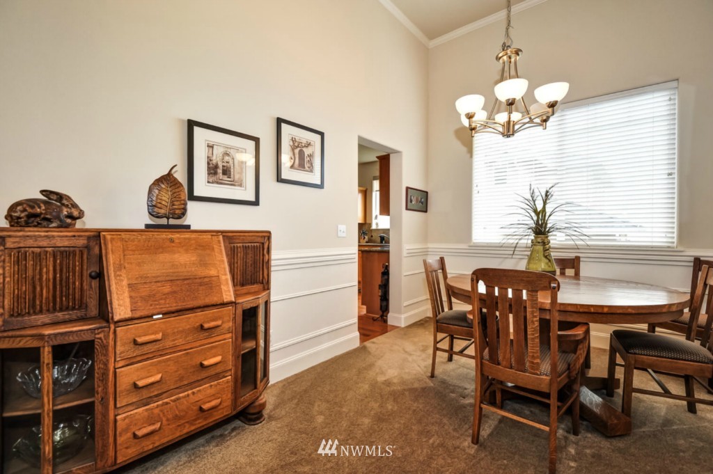 16031 Southeast 137th Terrace Renton, WA 98059 - Photo 5 of 14 Gallery Image 5