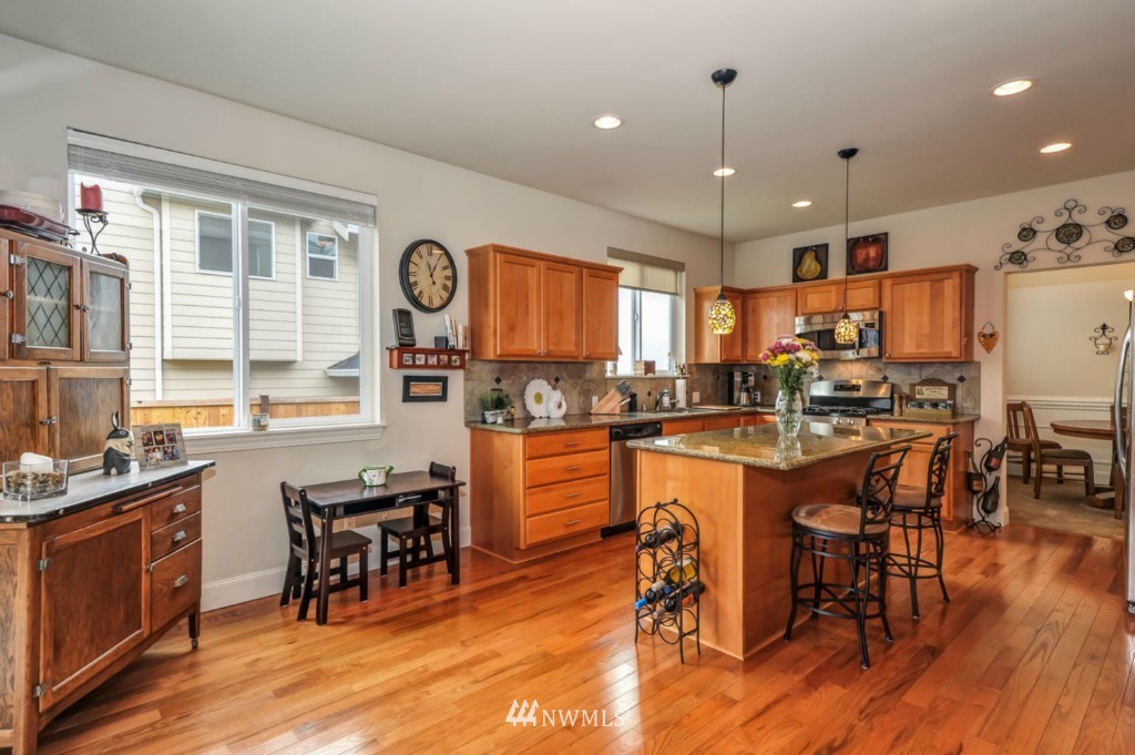 16031 Southeast 137th Terrace Renton, WA 98059 - Photo 7 of 14 Gallery Image 7