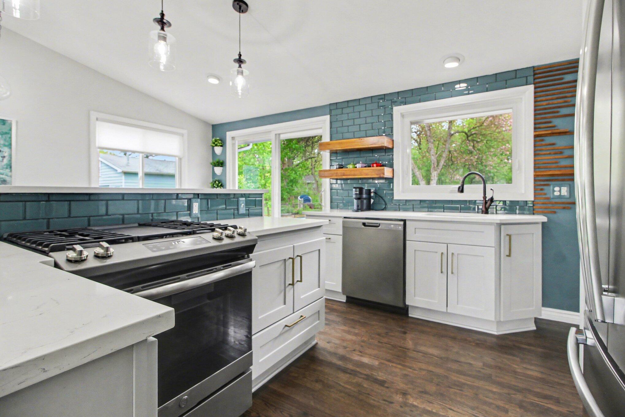 2702 Cranbrook Road Ann Arbor, MI 48104 - Photo 11 of 30 011_file_3649
