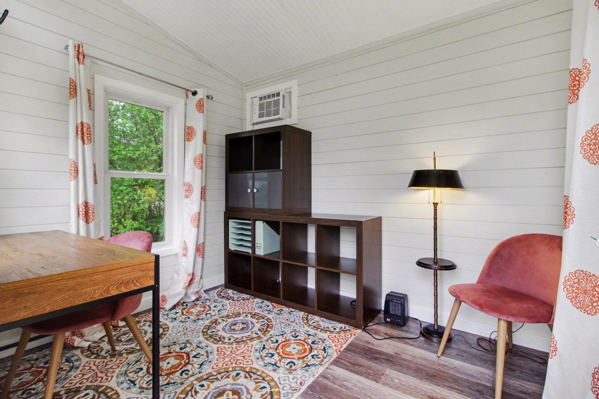 2702 Cranbrook Road Ann Arbor, MI 48104 - Photo 23 of 30 014_file_3192