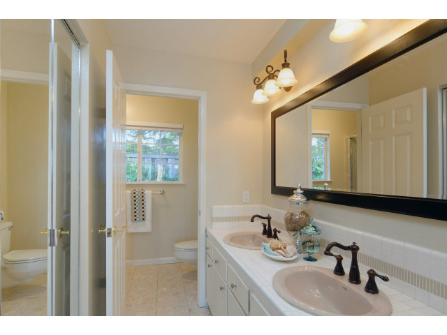 471 Border Hill Road Los Altos, CA 94024 - Photo 16 of 25 Gallery Image 16