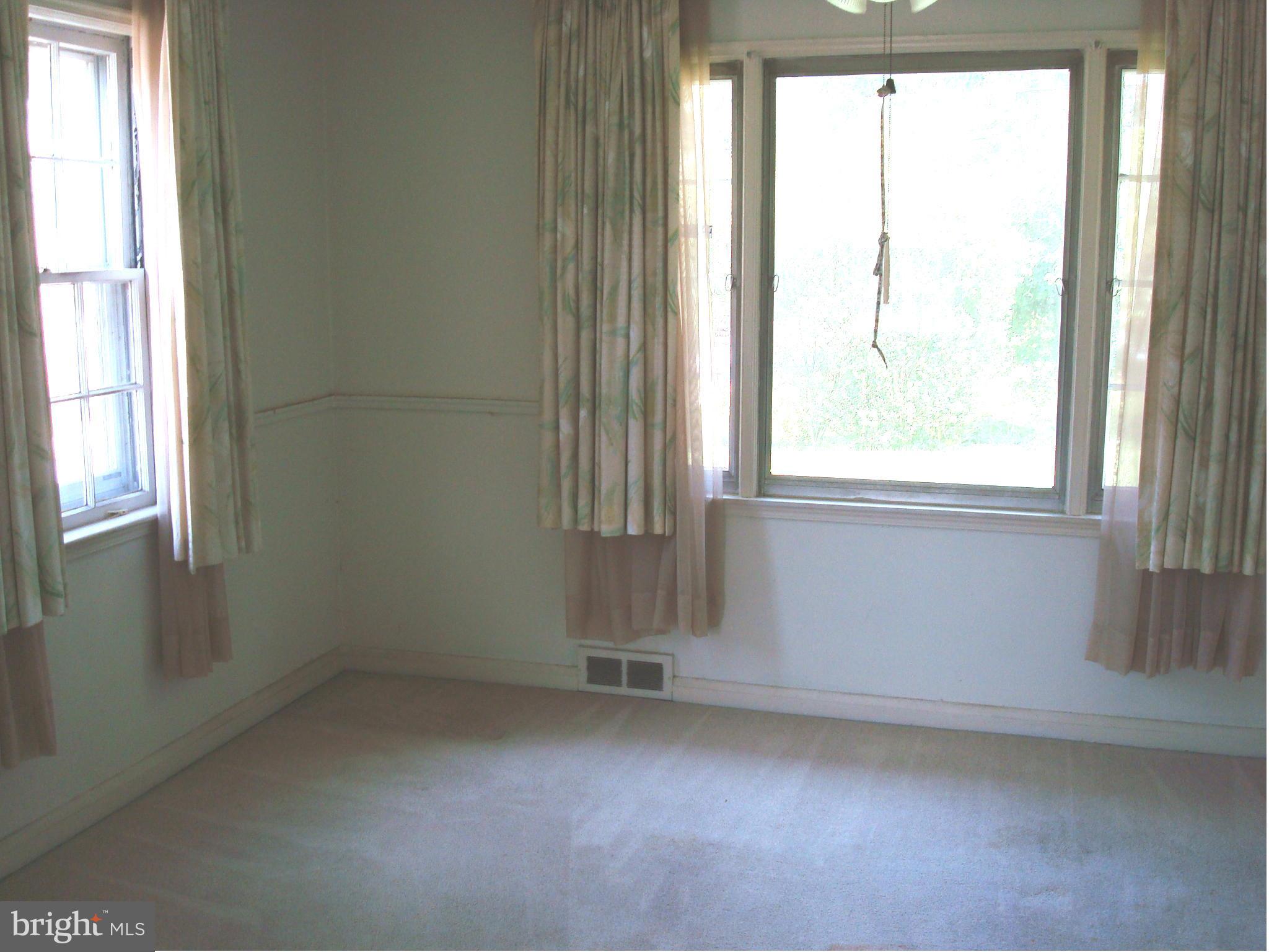2911 Lawina Road Baltimore, MD 21216 - Photo 6 of 13 Dining Room