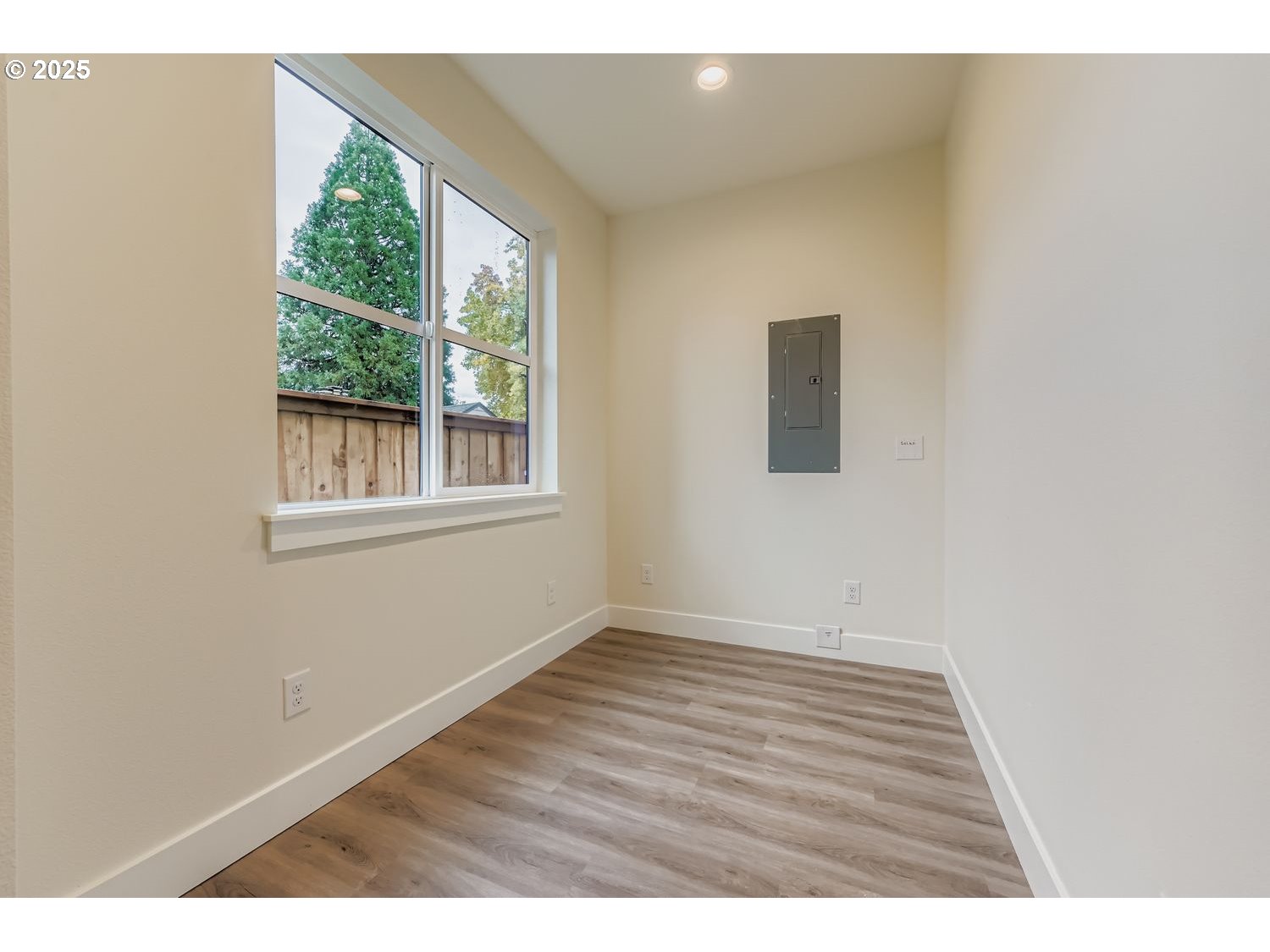 7754 Southwest Bonita Road Tigard, OR 97224 - Photo 8 of 15 Dining Area
