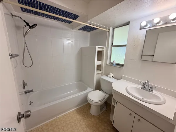 $1,700 | 1501 Southeast 32nd Street, Cape Coral, FL 33904