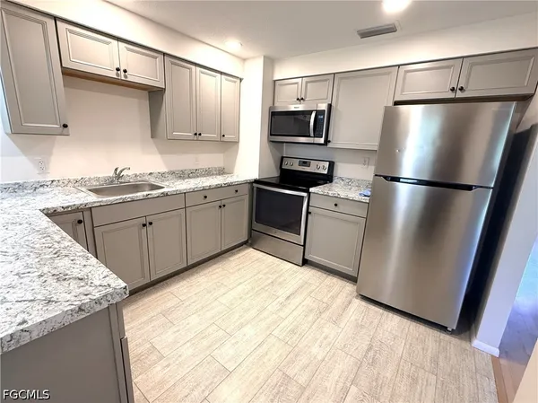 $1,700 | 1501 Southeast 32nd Street, Cape Coral, FL 33904