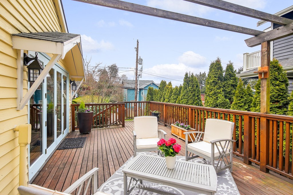 4328 Southwest Concord Street Seattle, WA 98136 - Photo 2 of 15 Gallery Image 2