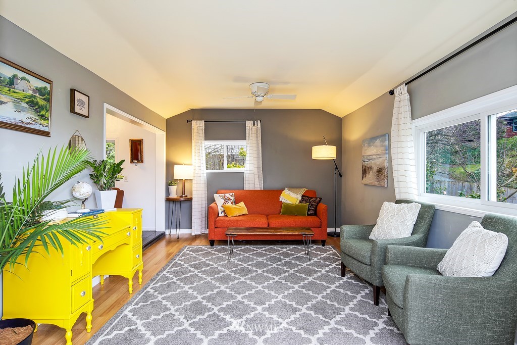 4328 Southwest Concord Street Seattle, WA 98136 - Photo 3 of 15 Gallery Image 3