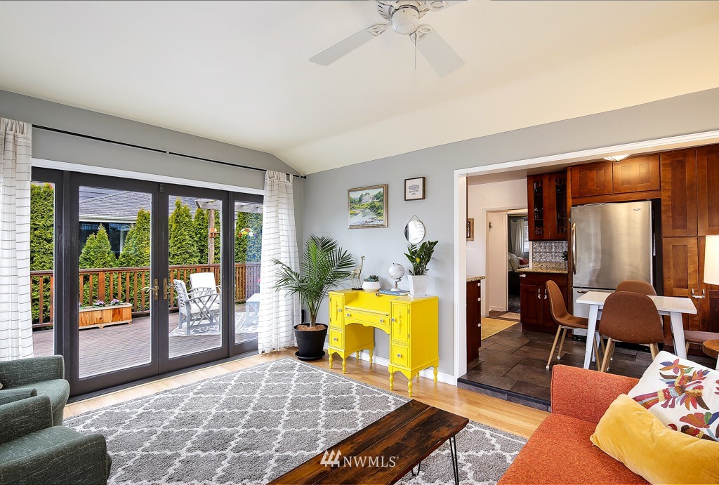 4328 Southwest Concord Street Seattle, WA 98136 - Photo 4 of 15 Gallery Image 4