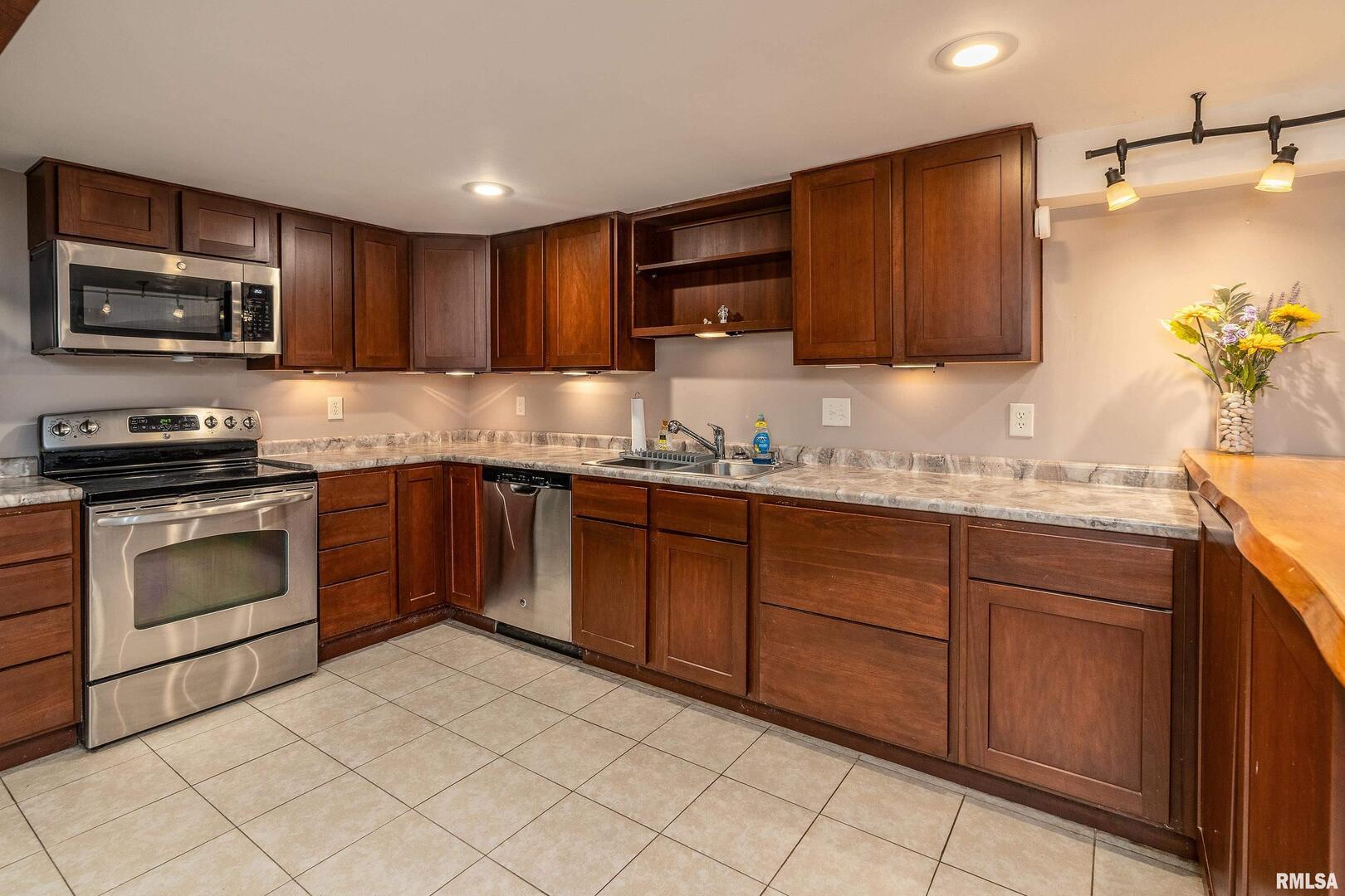 270 Contentment Road Makanda, IL 62958 - Photo 11 of 56