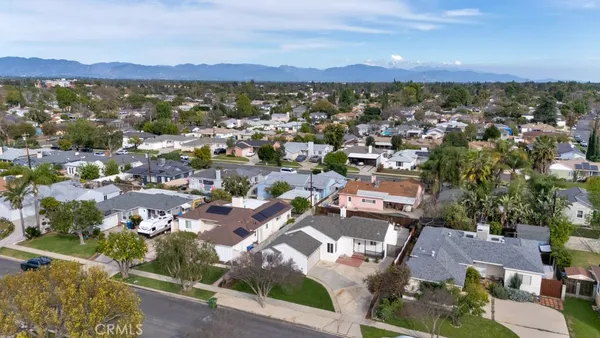 $949,900 | 6644 Bothwell Road, Reseda, CA 91335