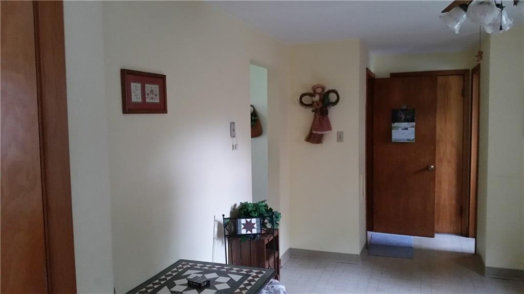 363 Saxonburg Road Butler, PA 16002 - Photo 4 of 20