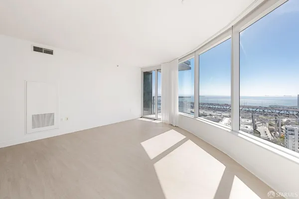 $8,000 | 301 Main Street, Unit 25F, San Francisco, CA 94105
