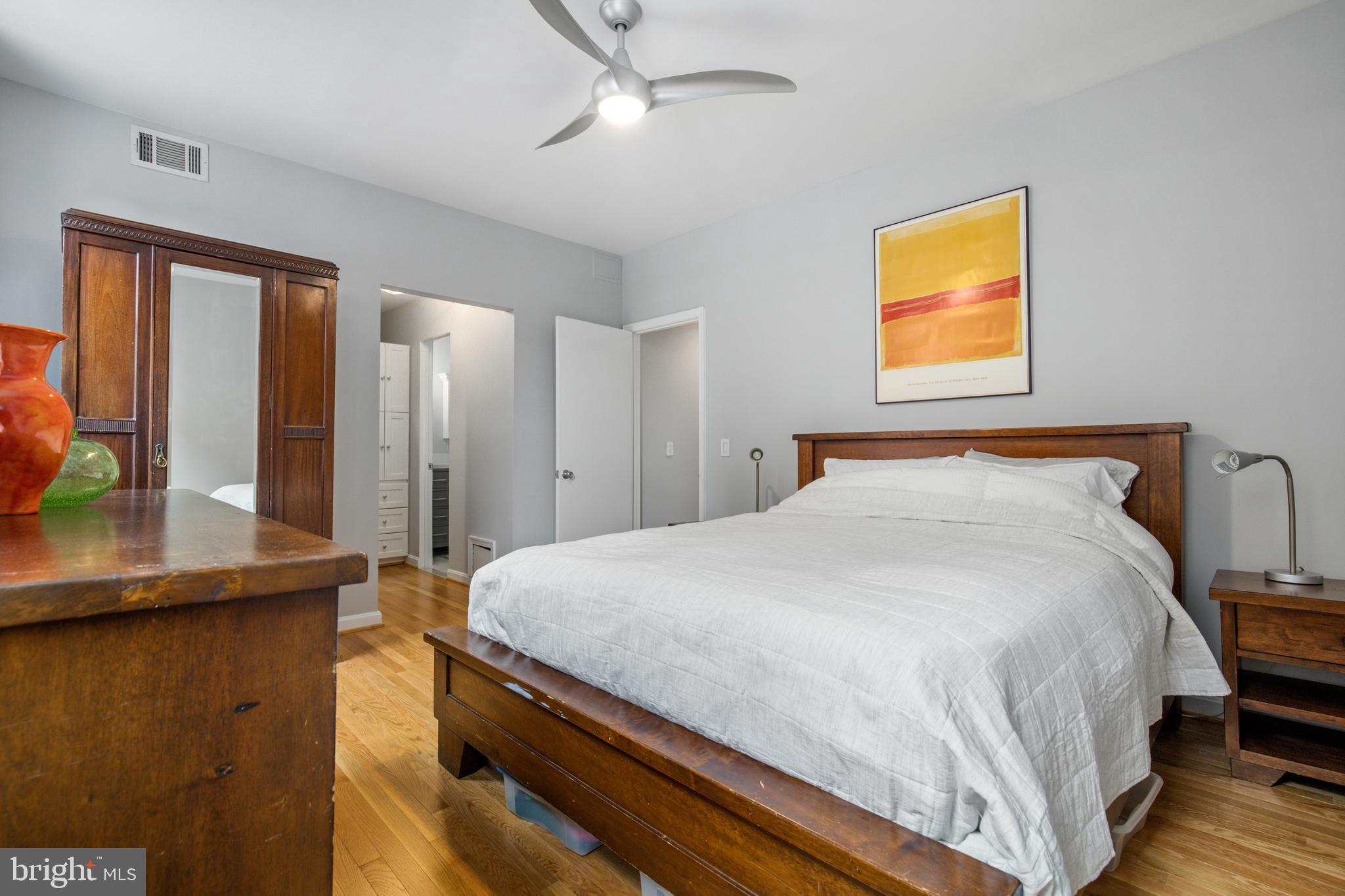 1810 Calvert Street Northwest, Unit 2 Washington, DC 20009 - Photo 19 of 28 Gallery Image 19