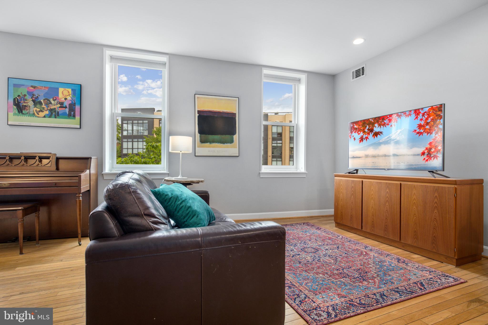 1810 Calvert Street Northwest, Unit 2 Washington, DC 20009 - Photo 7 of 28 Gallery Image 7