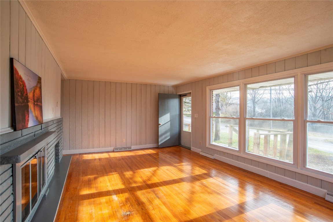 319 Twist Run Road Endicott, NY 13760 - Photo 5 of 50 Gallery Image 5